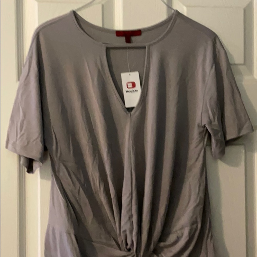 Buckle top